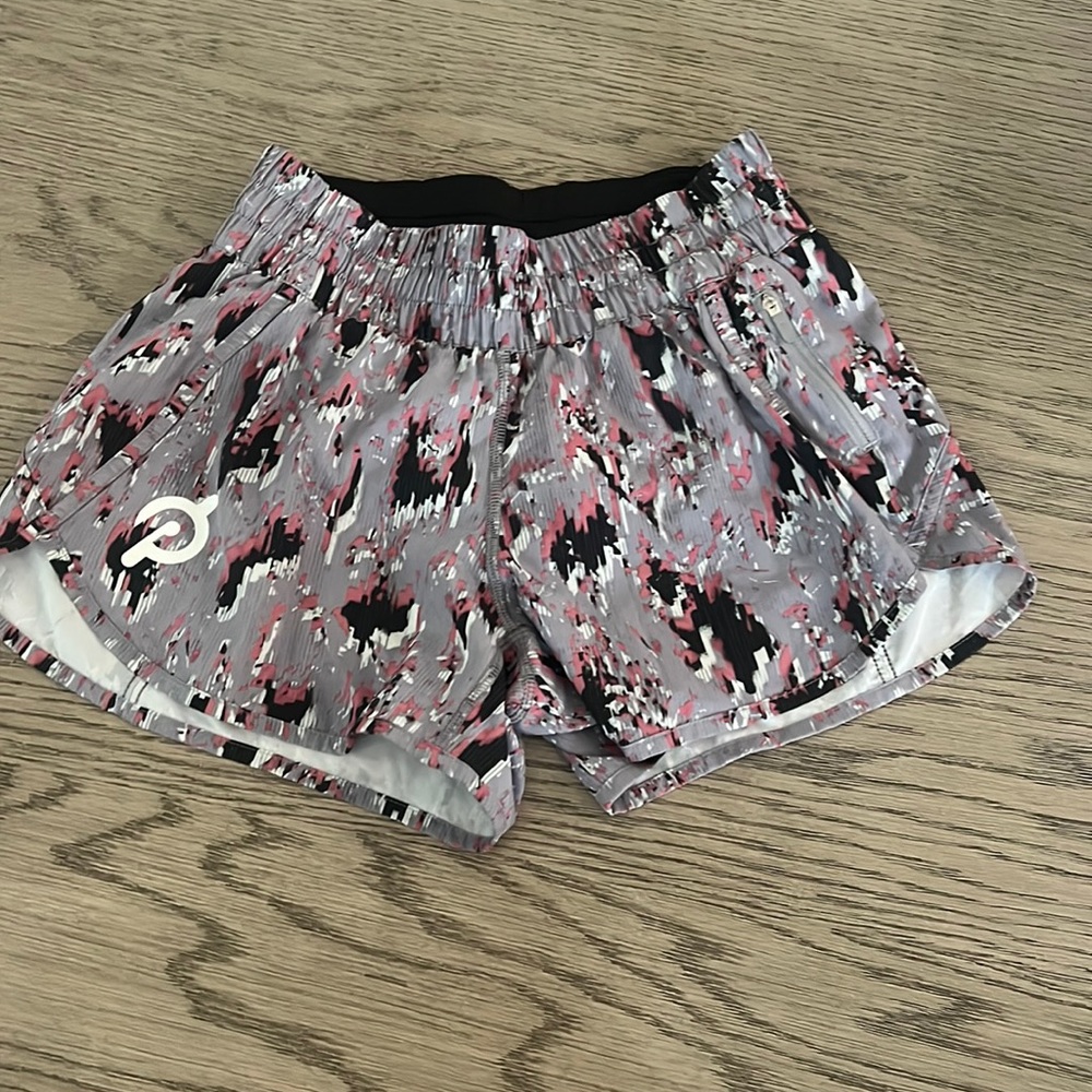Lululemon Peloton shorts multi color size 6